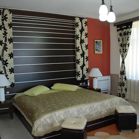 ホテル Cajupi ジロカストラ