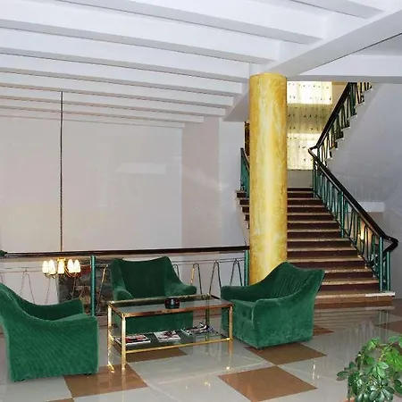 Cajupi מלון Gjirokastër